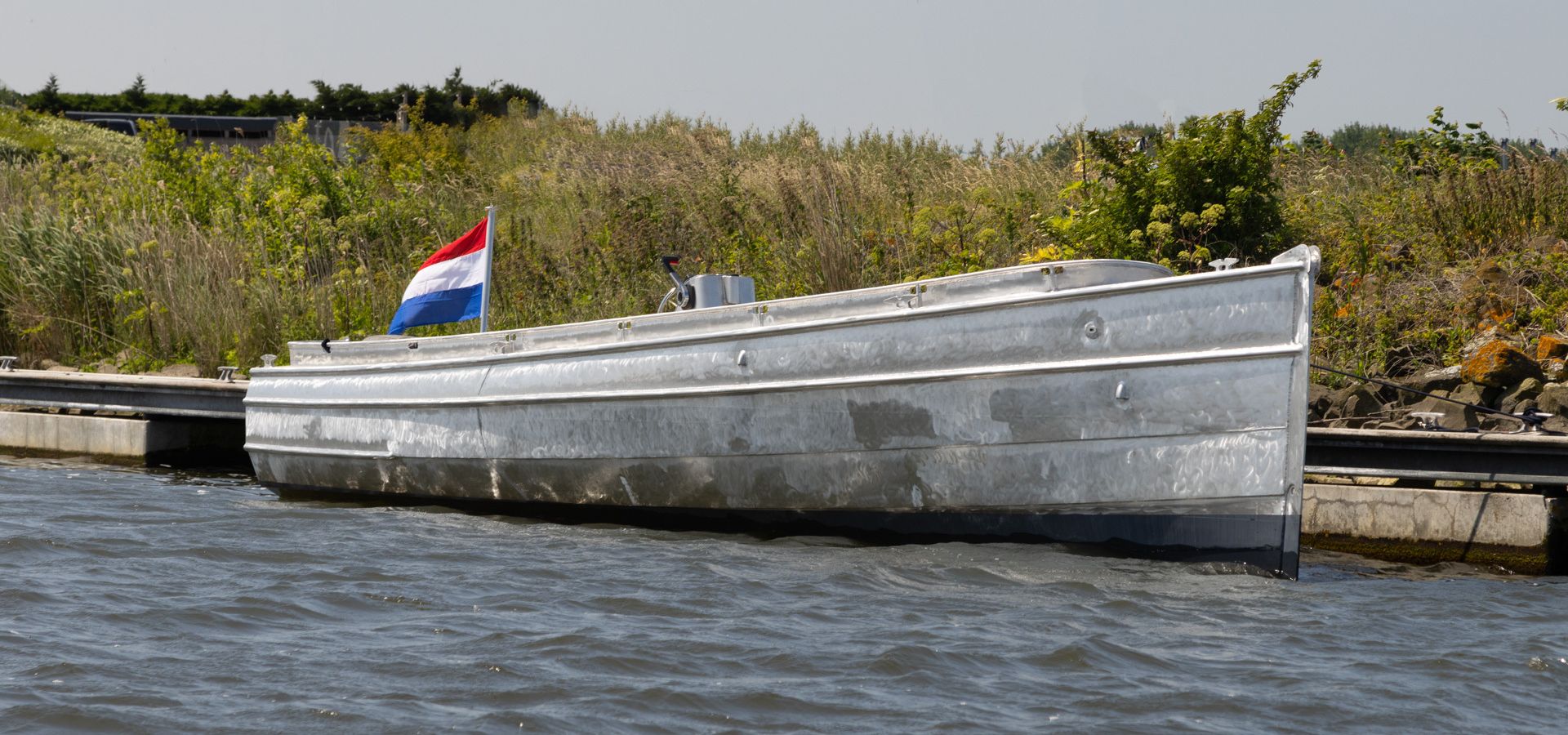 Serval 26 saltwater resistant aluminum boat